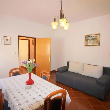 In - Istrien 34560 Apartment *